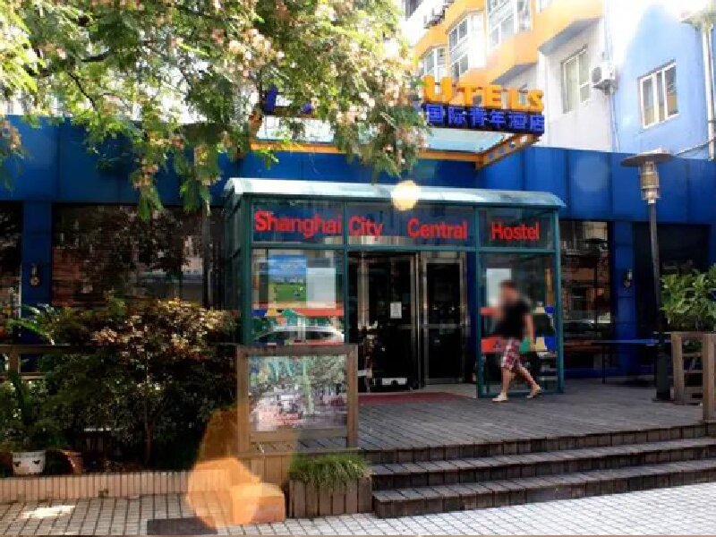 大巨龙地板赋能上海万里路国际青年酒店，重塑旅居空间品质